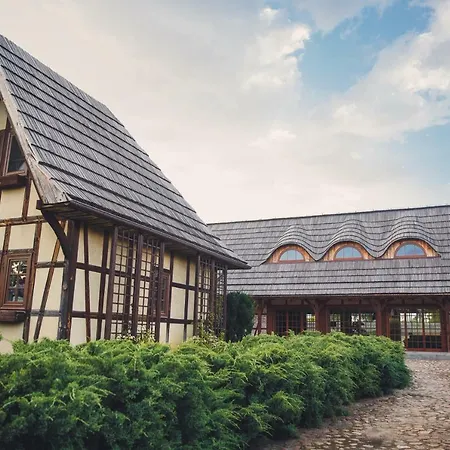 Mak 3* Murowana Goślina